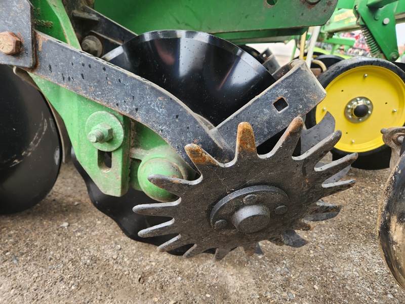 Planting Equipment  John Deere 1770 Planter  Photo