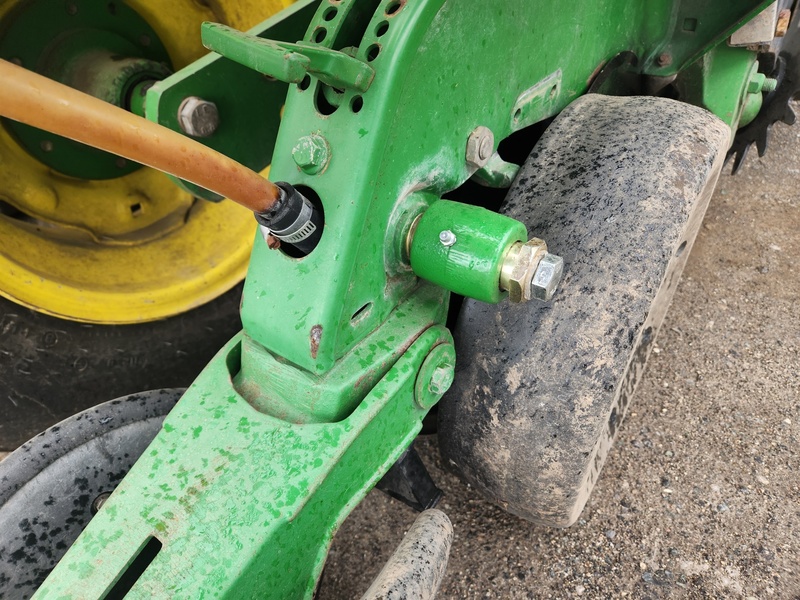 Planting Equipment  John Deere 1770 Planter  Photo