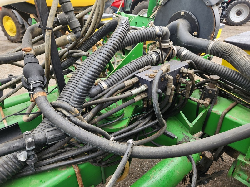 Planting Equipment  John Deere 1770 Planter  Photo