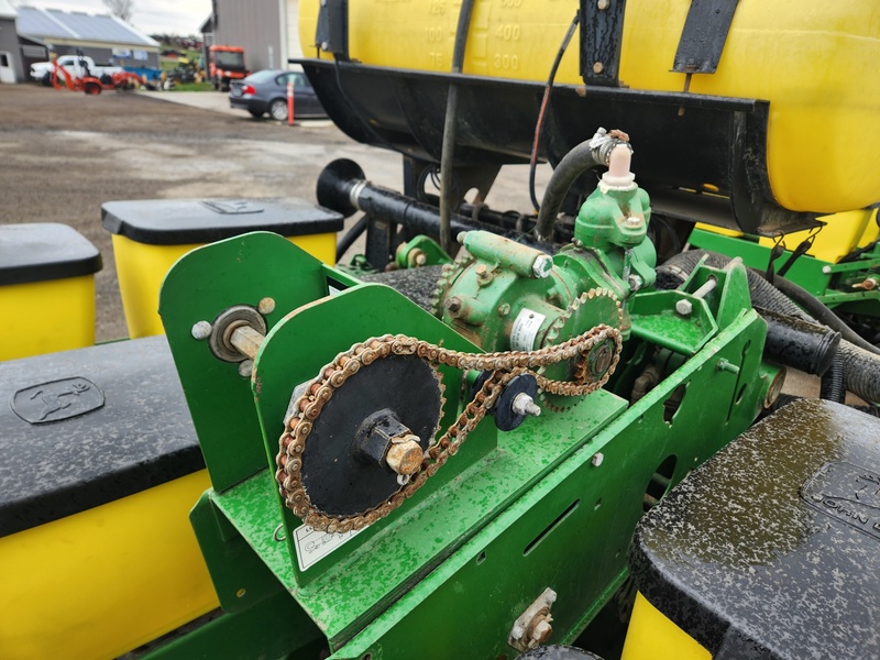 Planting Equipment  John Deere 1770 Planter  Photo
