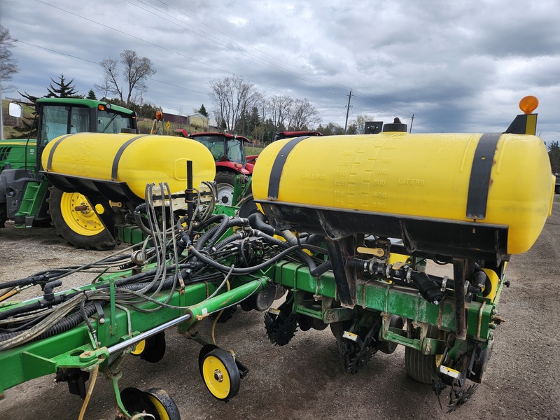 Planting Equipment  John Deere 1770 Planter  Photo