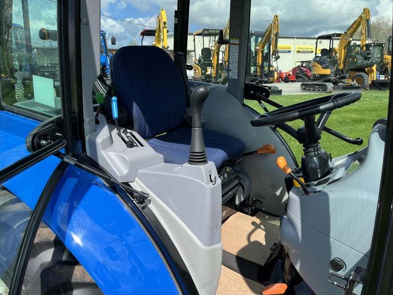 New Holland Boomer 40 Compact Tractor Loader - DEMO