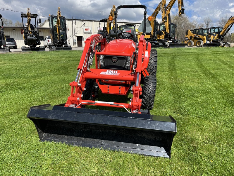 Kioti CK2620 SE Tractor with Loader 