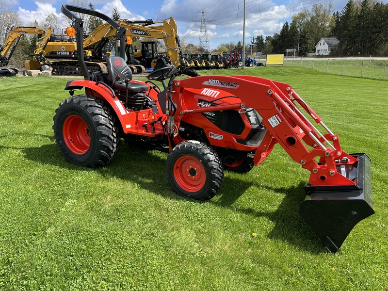 Kioti CK2620 SE Tractor with Loader 