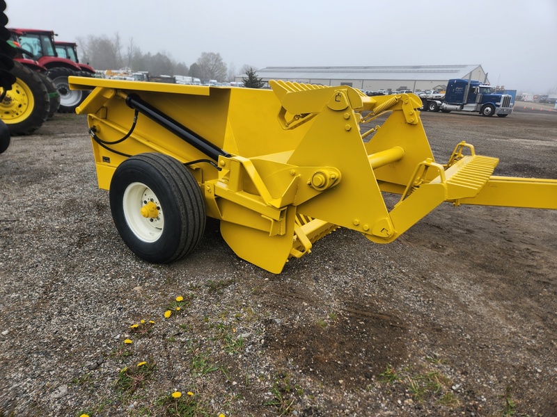 Rock Pickers and Rock Rakes  Degelman 570 Rock Picker  Photo