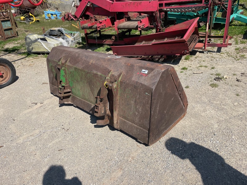 Attachments  John Deere Material Bucket - 84" - Quick Attach Photo