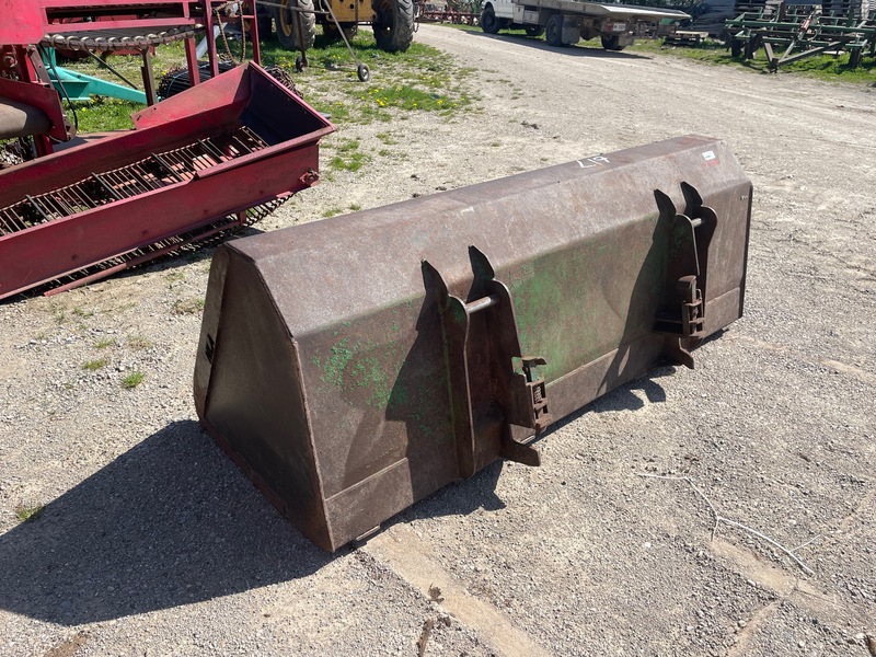 Attachments  John Deere Material Bucket - 84" - Quick Attach Photo