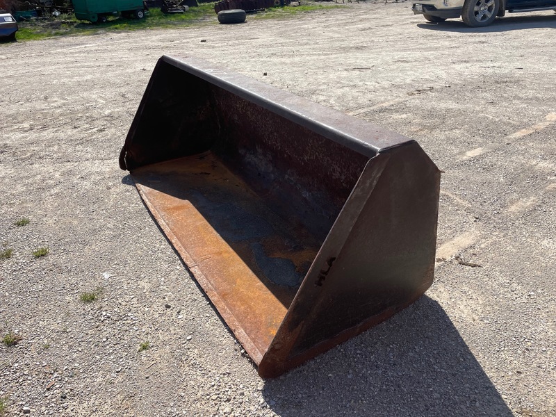 Attachments  John Deere Material Bucket - 84" - Quick Attach Photo