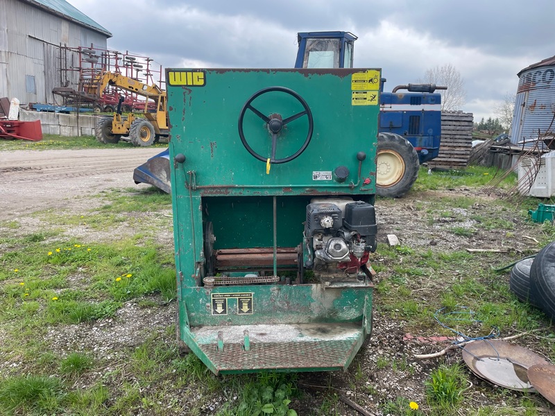 Hay/Forage/Livestock  WIC 90 Feedcart (Gas Powered) Photo