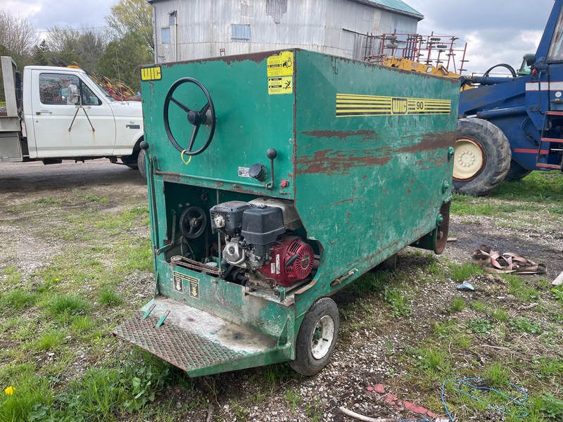 Hay/Forage/Livestock  WIC 90 Feedcart (Gas Powered) Photo
