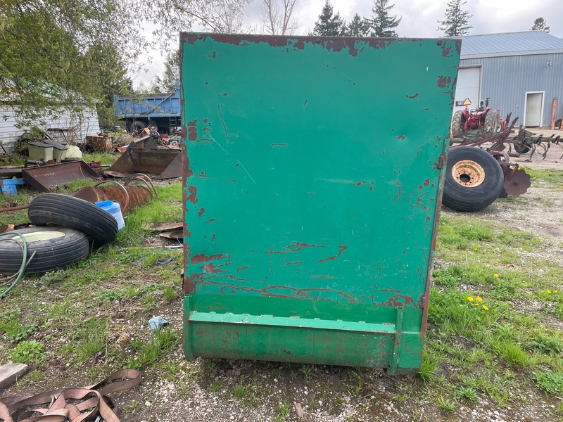 Hay/Forage/Livestock  WIC 90 Feedcart (Gas Powered) Photo