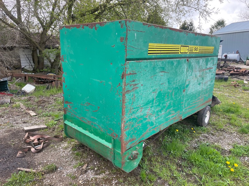 Hay/Forage/Livestock  WIC 90 Feedcart (Gas Powered) Photo