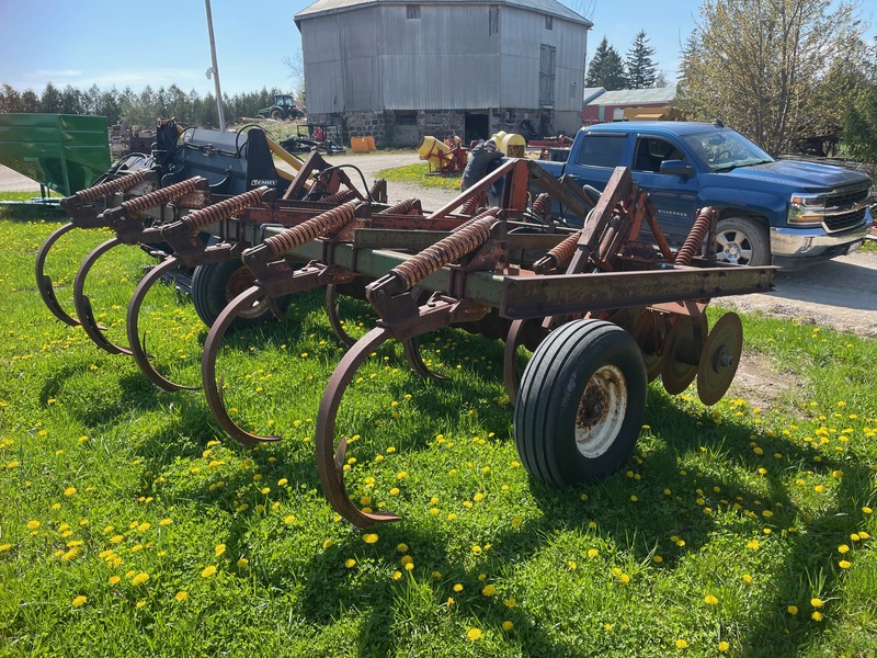 Tillage - Discs  Glencoe Soil Saver - 9 Tooth Photo