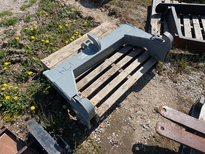 Attachments  Heavy Duty Quick Hitch - 3pth Photo
