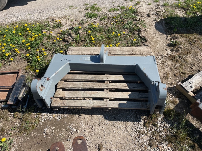 Attachments  Heavy Duty Quick Hitch - 3pth Photo