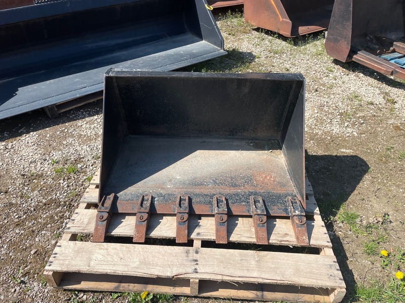 Attachments  Tooth Bucket 36" - Skid Steer - Quick Attach Photo
