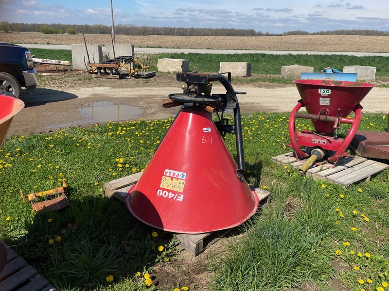 Chemical/Fertilizer Application  Walco 3pt Fertilizer Spreader Photo