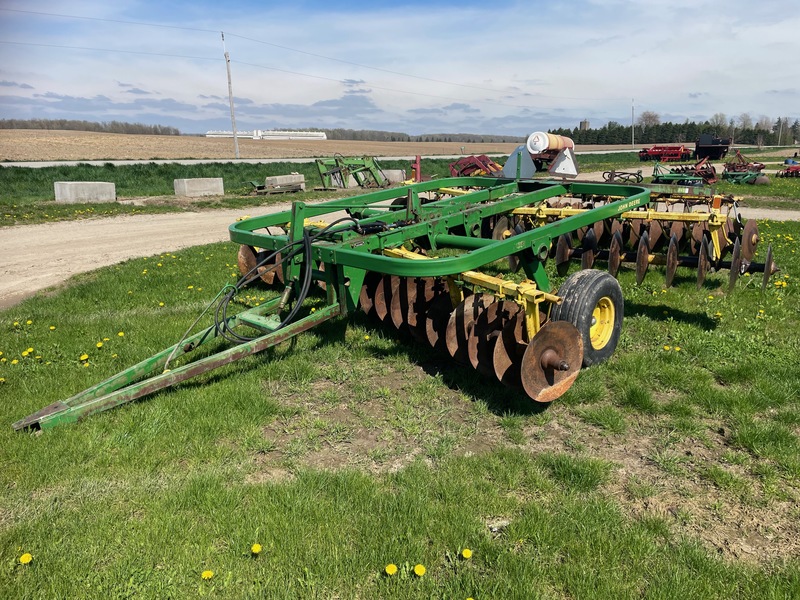 John Deere 110 Disc - 12ft
