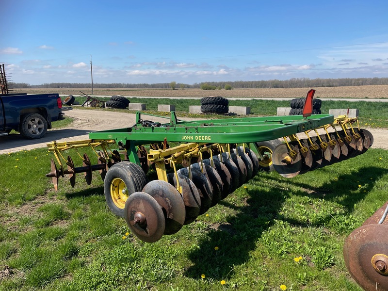 Tillage - Discs  John Deere 110 Disc - 12ft Photo