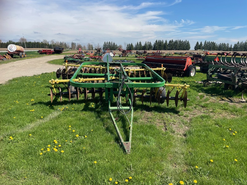 Tillage - Discs  John Deere 110 Disc - 12ft Photo