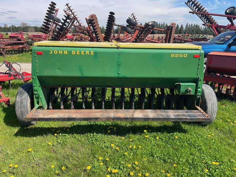 Chemical/Fertilizer Application  John Deere 8250 - Fertilizer - Single Disc - 14 Run Photo