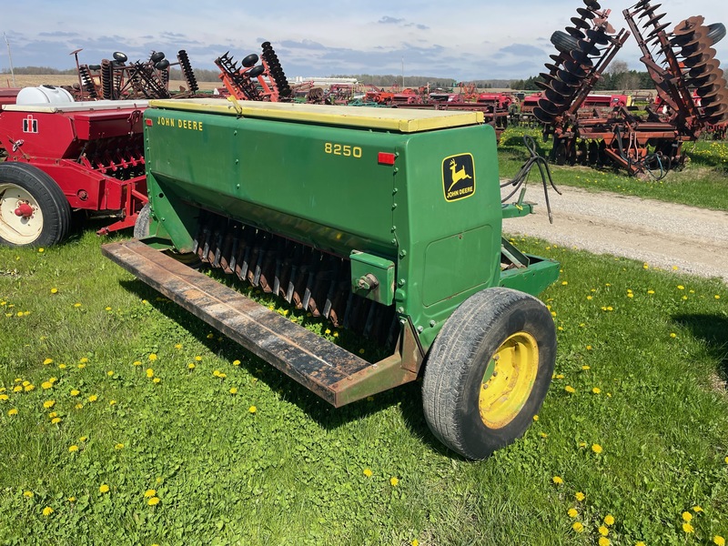 Chemical/Fertilizer Application  John Deere 8250 - Fertilizer - Single Disc - 14 Run Photo
