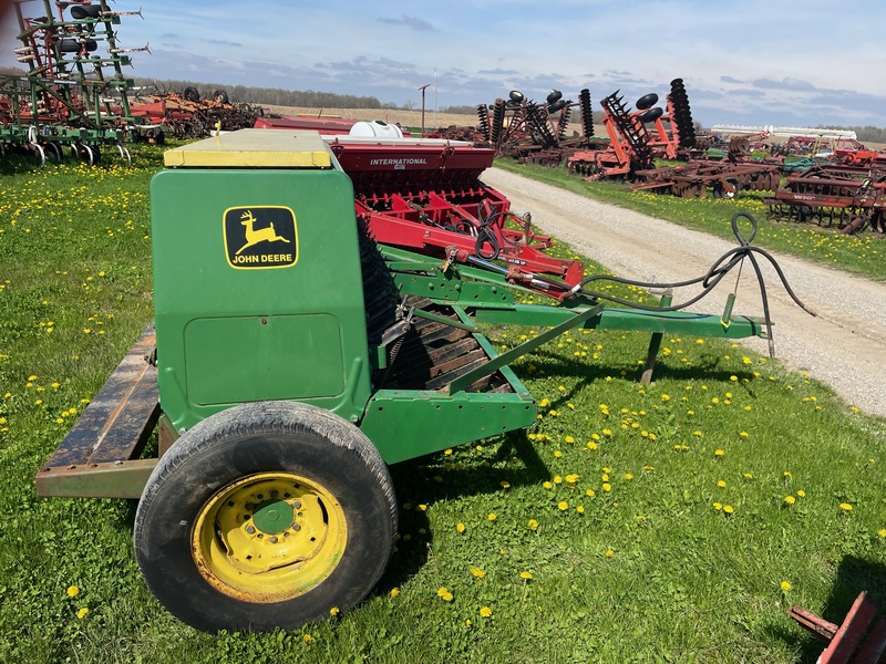 Chemical/Fertilizer Application  John Deere 8250 - Fertilizer - Single Disc - 14 Run Photo