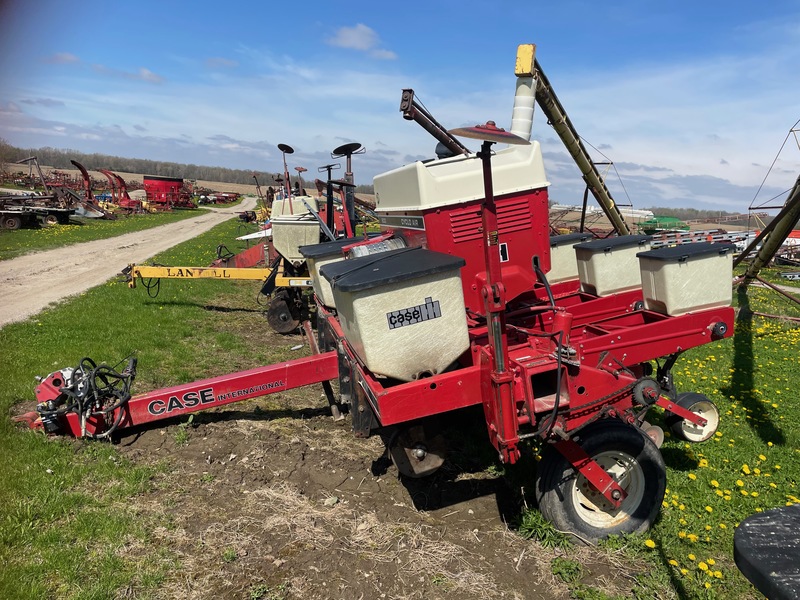 Planting  Case IH 800 Cyclo Air Planter - 4 Row Narrow Monitor Photo