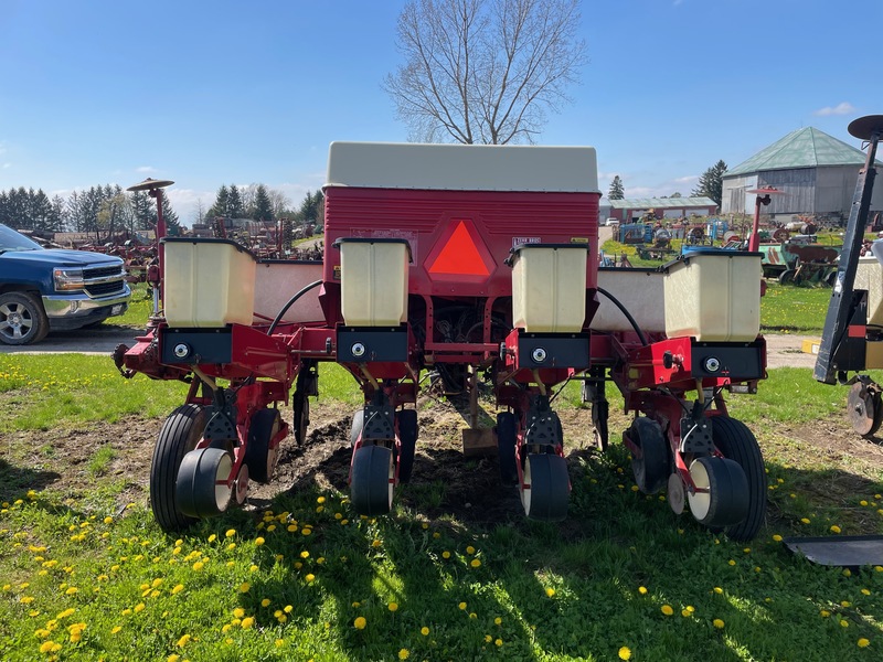 Planting  Case IH 800 Cyclo Air Planter - 4 Row Narrow Monitor Photo