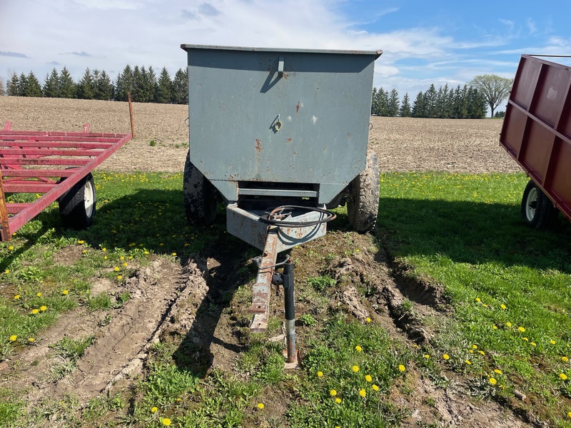 Wagons  Hydraulic Dump Wagon - 5' x 10' Long - Heavy Duty Photo