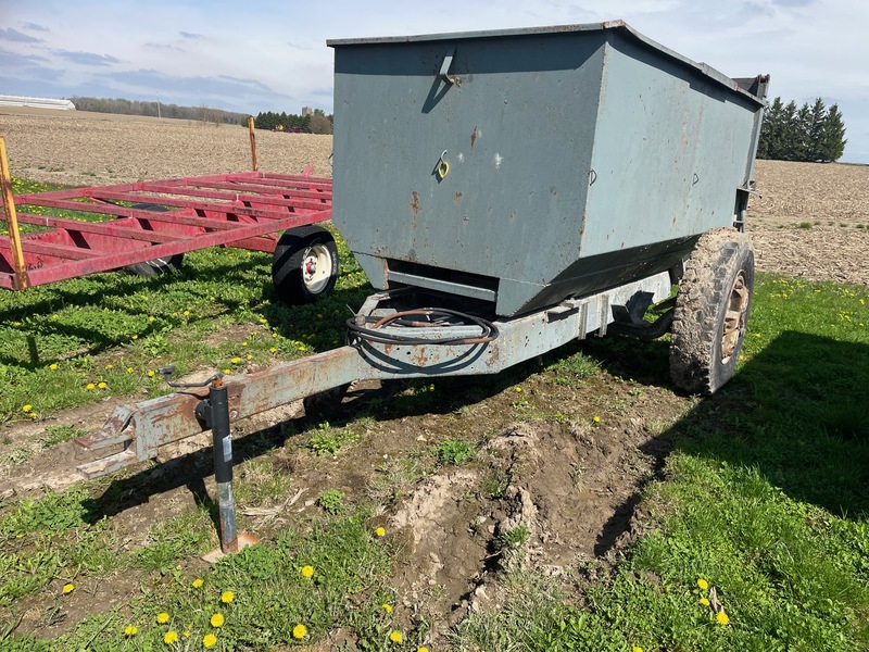 Wagons  Hydraulic Dump Wagon - 5' x 10' Long - Heavy Duty Photo