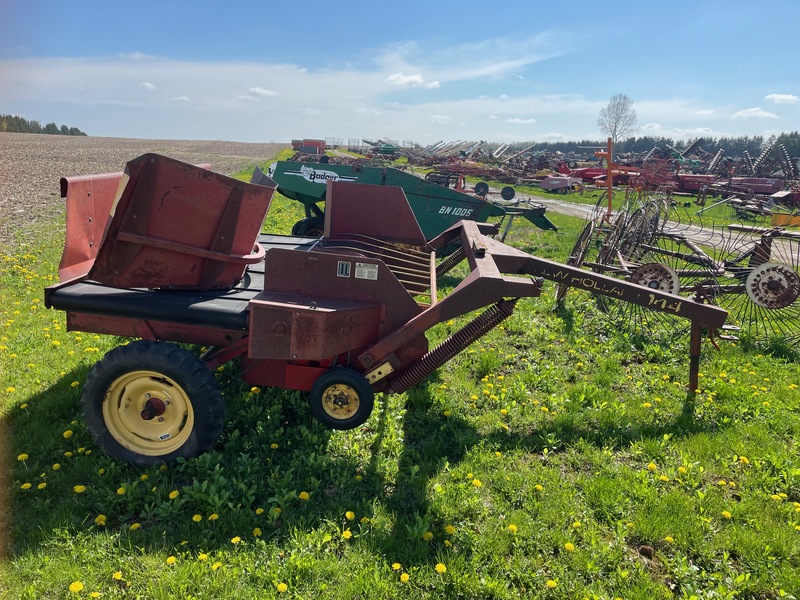 Hay/Forage/Livestock  New Holland 144 Hay Inverter Photo