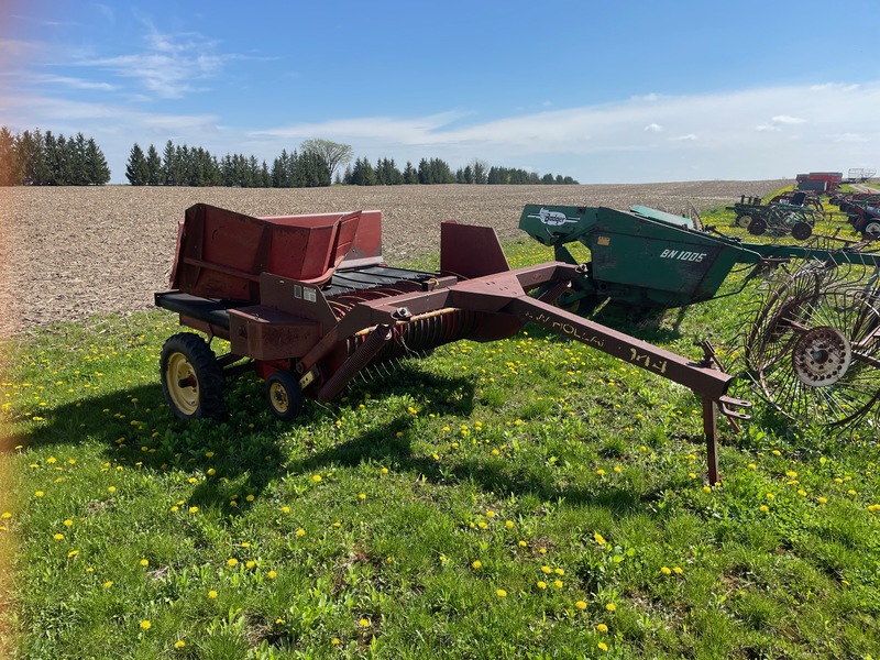 Hay/Forage/Livestock  New Holland 144 Hay Inverter Photo