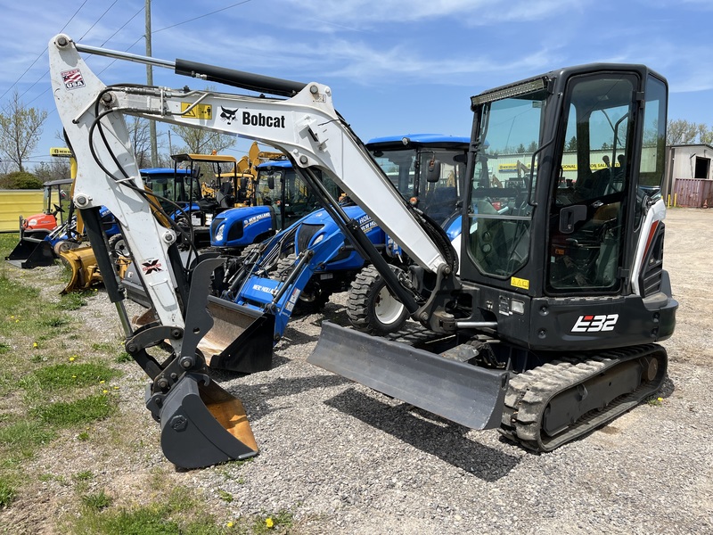 Bobcat E32 Excavator for sale 
