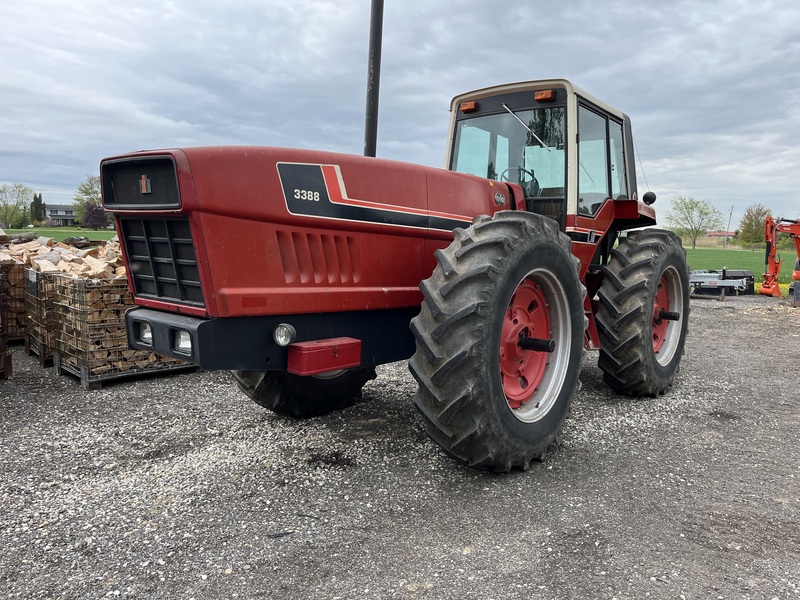 International 3388 2+2 Tractor for sale 