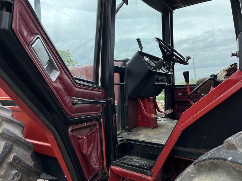 International 3388 2+2 Tractor for sale 
