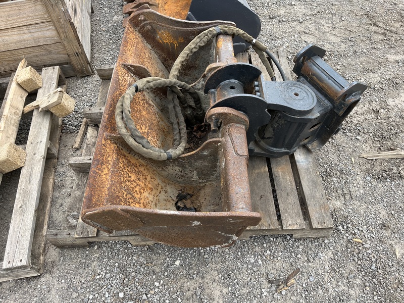 Bobcat E32 Excavator for sale 