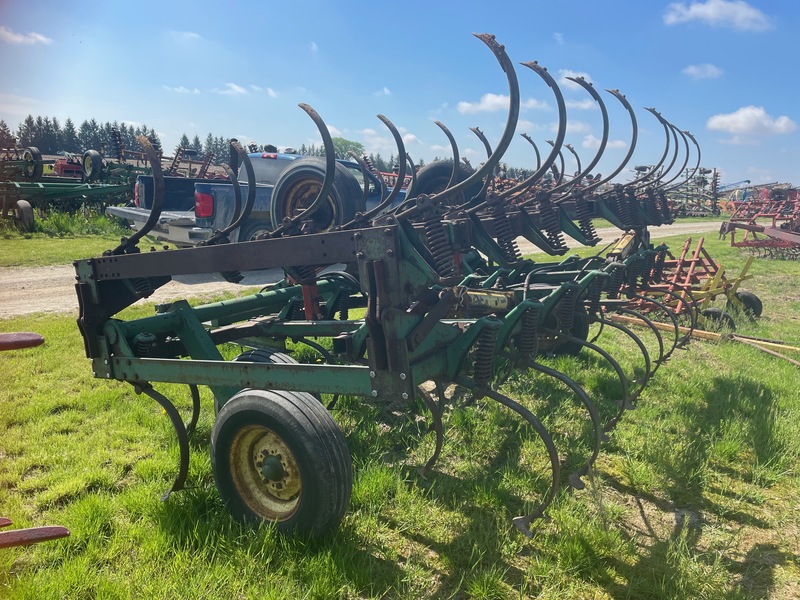 Tillage - Cultivators  John Deere Cultivator 20ft - Hydraulic Fold with Tandems Photo