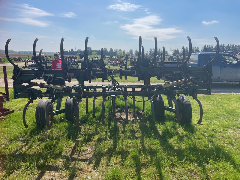 Tillage - Cultivators  John Deere Cultivator 20ft - Hydraulic Fold with Tandems Photo