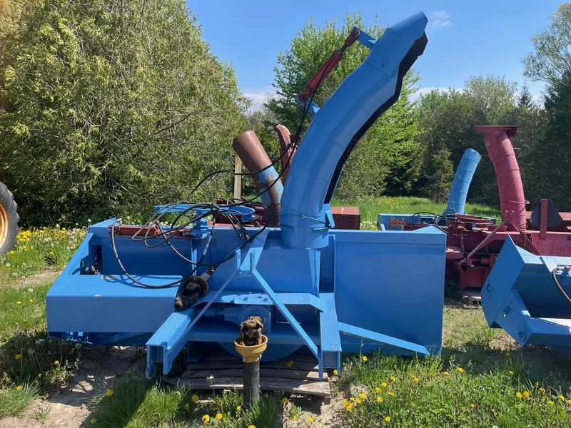 Snow Removal  Lucknow 8.5ft Double Auger Snow Blower with Hydraulic Chute + Tip Photo