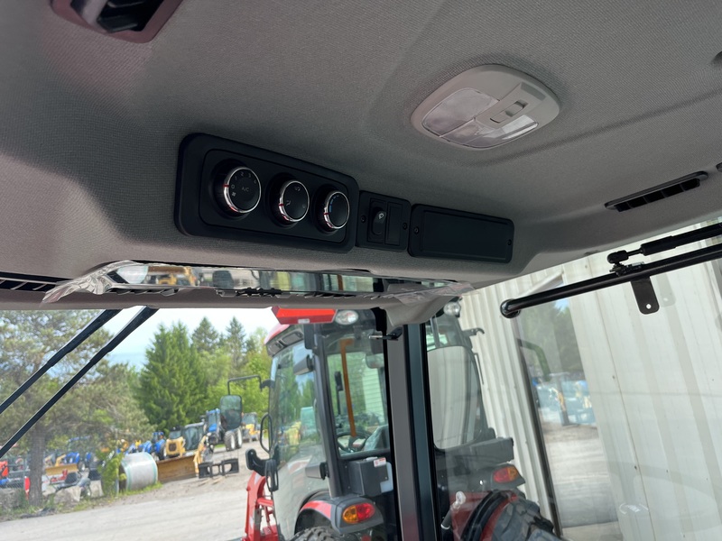 Kioti CS2530 Sub Compact Tractor with AC ! 