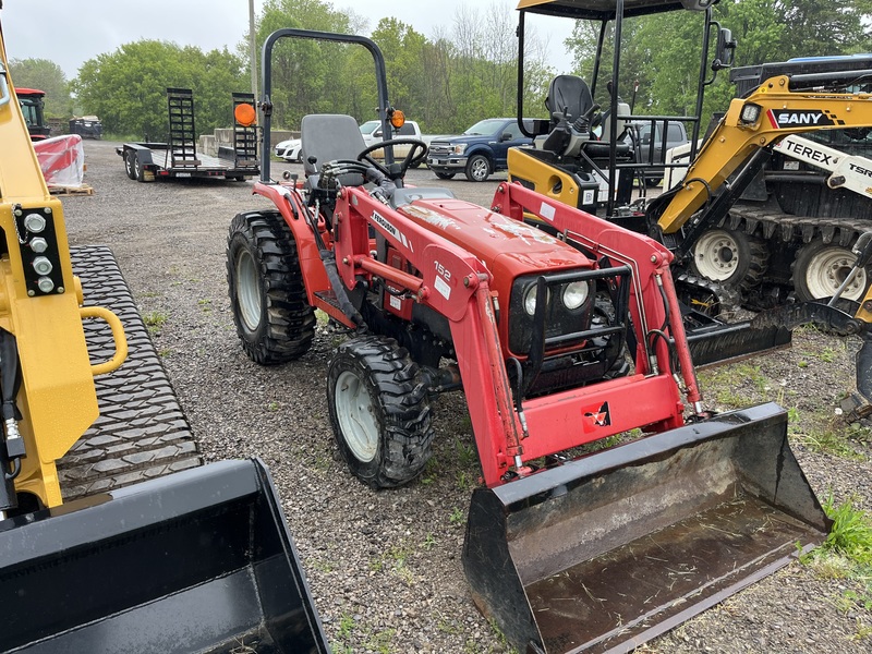 Massey Ferguson 1528 Compact Tractor - Only 543 hrs 