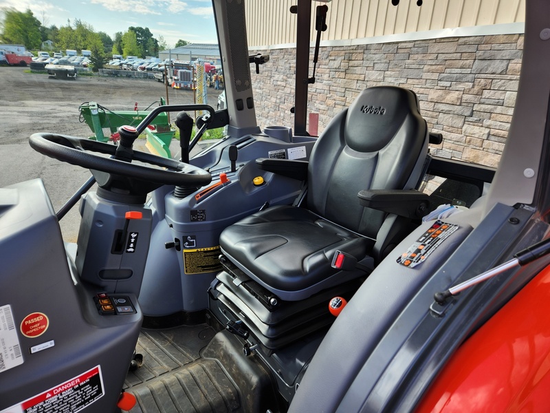 Tractors - Compact  Kubota L3560 HST Tractor  Photo
