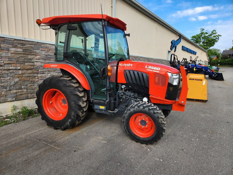Tractors - Compact  Kubota L3560 HST Tractor  Photo