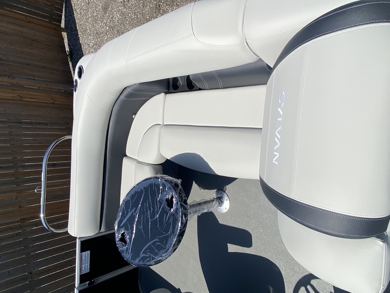 Boats  2025 Sylvan Mirage 818 Cruise Photo