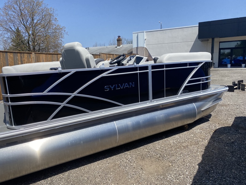 Boats  2025 Sylvan Mirage 818 Cruise Photo