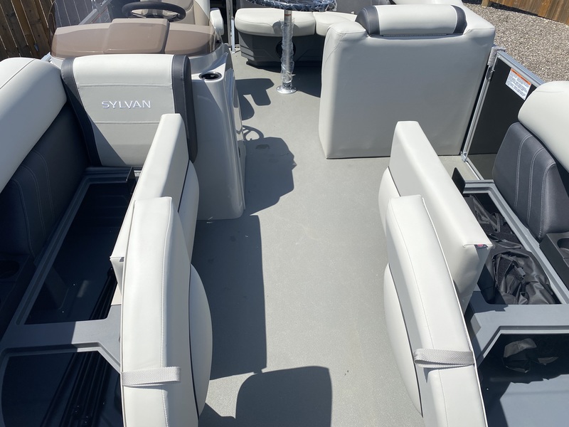 Boats  2025 Sylvan Mirage 818 Cruise Photo