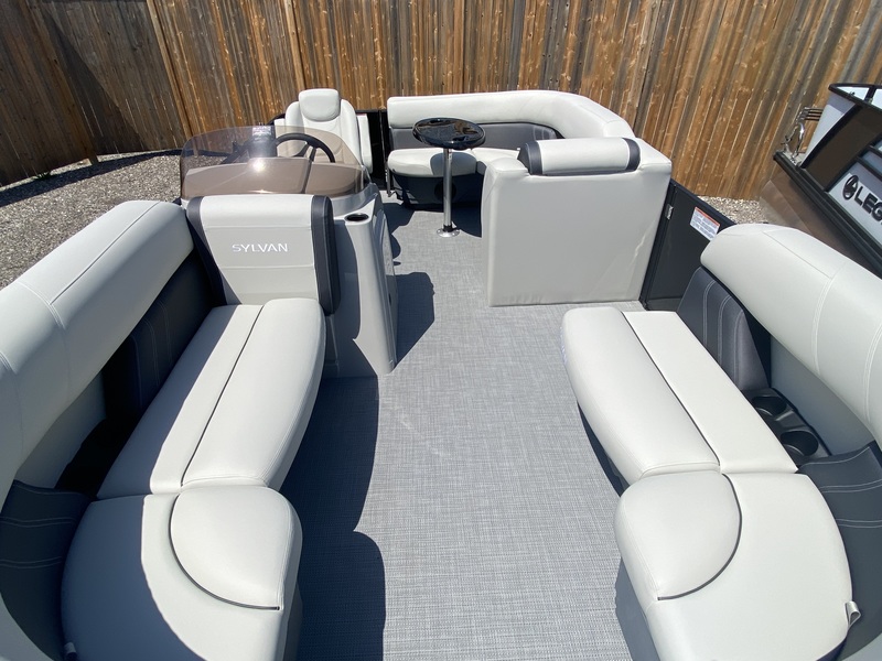 Boats  2025 Sylvan Mirage 818 Cruise Photo