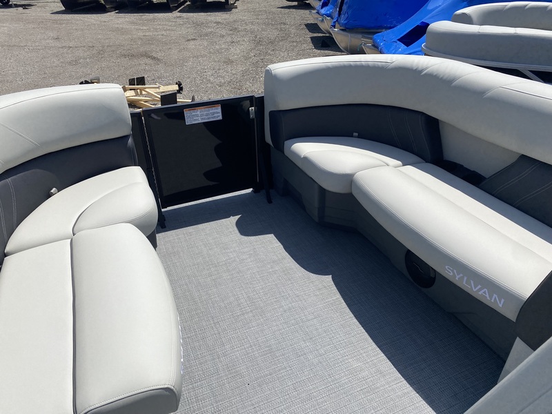 Boats  2025 Sylvan Mirage 818 Cruise Photo
