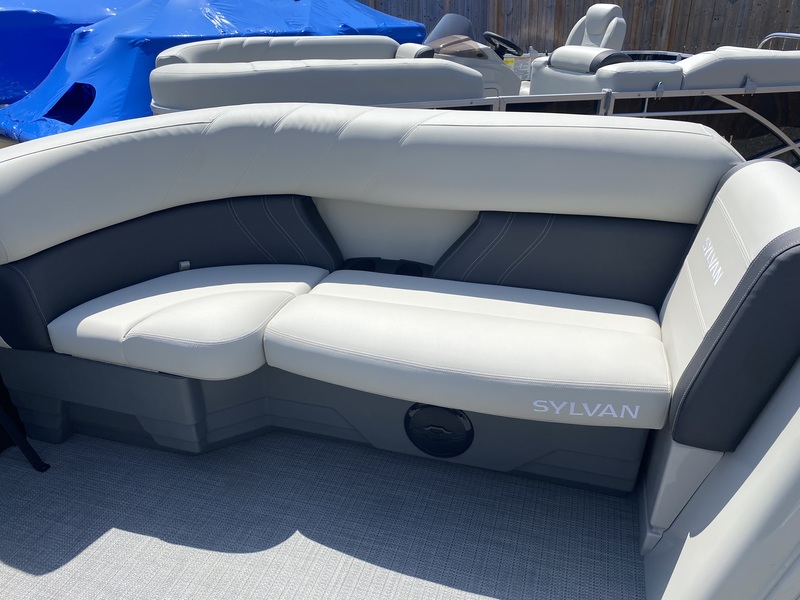 Boats  2025 Sylvan Mirage 818 Cruise Photo